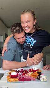 Is Jojo Siwa Expecting? Breaking Down Pregnancy Rumors and Revealing Insider Secrets